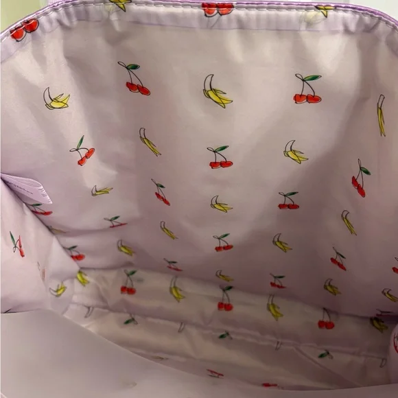 👜 Marc Jacobs Perfect Tote — Purple Metallic with Fruit-Print Interior - Picture 3 of 3